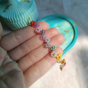 Браслет из бисера Радужные цветы