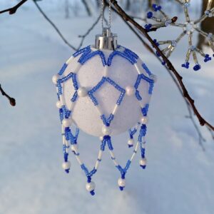 Шар новогодний из бисера