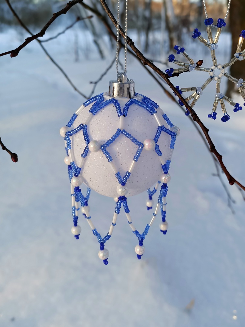 Шар новогодний из бисера